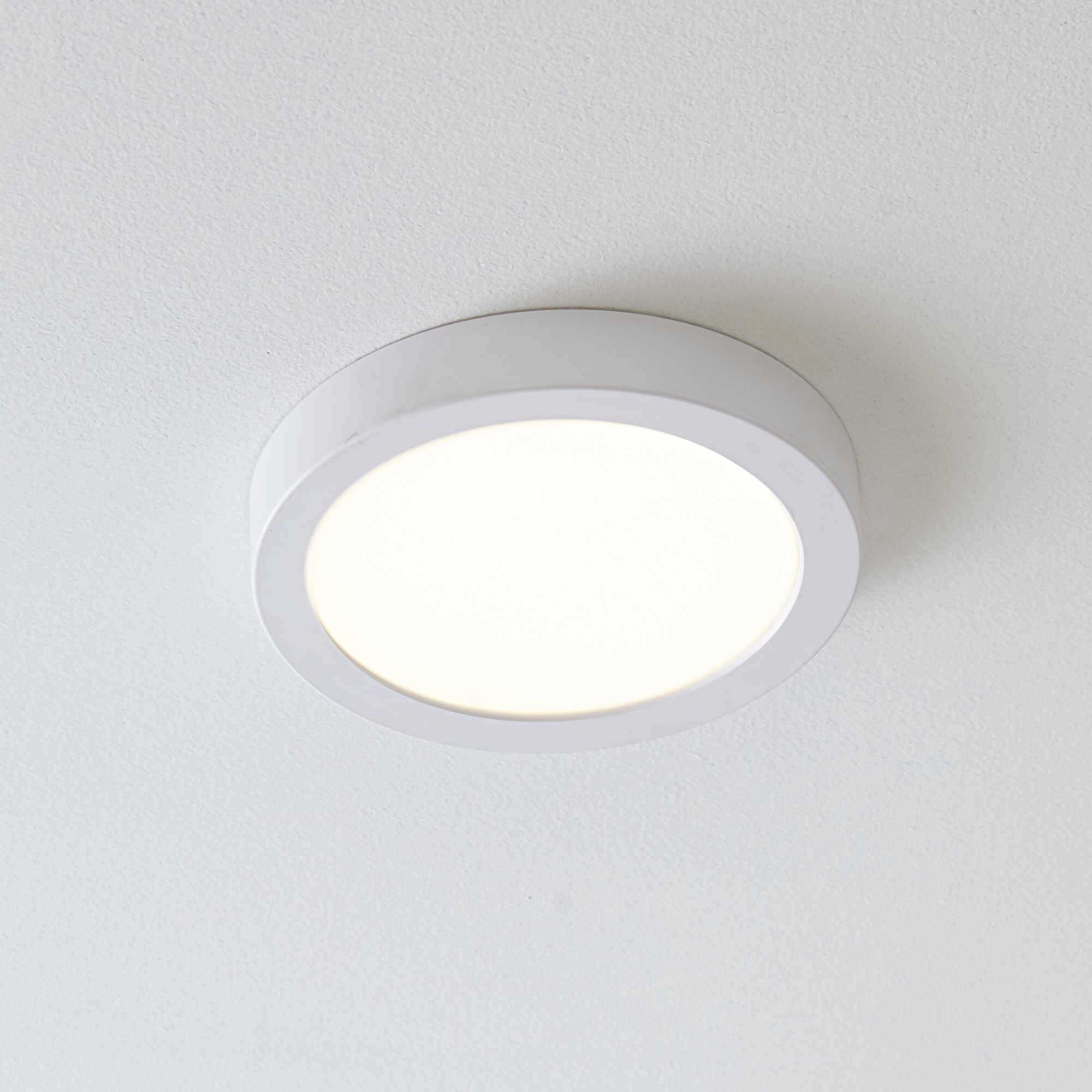 Everlume LED 7 inch White Edgelit Flush Mount Ceiling Light, Progress LED